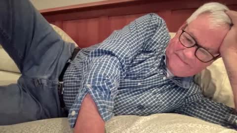 Snapshot of steve988279 chatting on 12/15/25, 10:03 Steve online show from 12/15/25, 10:03