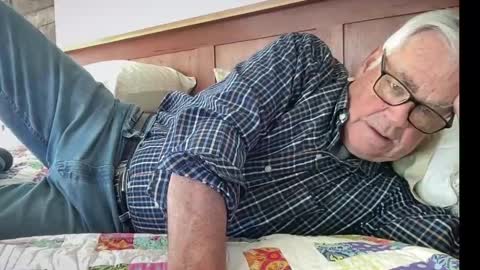 Snapshot of steve988279 chatting on 04/12/26, 05:18 Steve online show from 04/12/26, 05:18