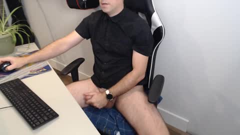 Snapshot of steve_oo8 chatting on 12/19/24, 04:13 steve_oo8 online show from 12/19/24, 04:13