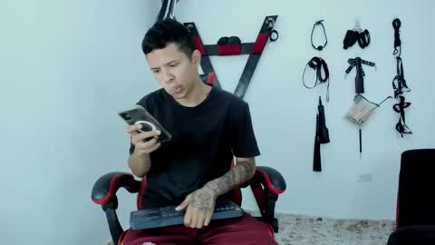 Snapshot of steven19_latinboy chatting on 11/05/25, 11:43 Steven online show from 11/05/25, 11:43