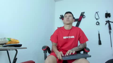 Snapshot of steven19_latinboy chatting on 11/07/25, 11:43 Steven online show from 11/07/25, 11:43