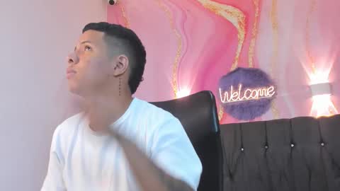 Snapshot of steven19_latinboy chatting on 11/25/25, 11:43 Steven online show from 11/25/25, 11:43