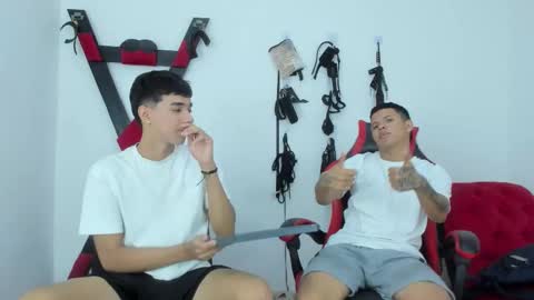 Snapshot of steven19_latinboy chatting on 12/14/25, 12:21 Steven online show from 12/14/25, 12:21