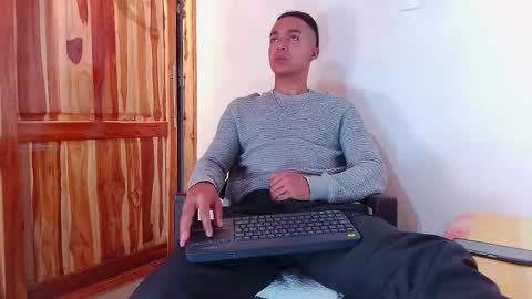 Snapshot of steven_modelo69 chatting on 02/17/25, 05:58 steven_modelo69 online show from 02/17/25, 05:58