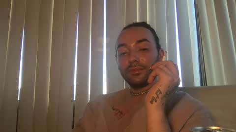 Snapshot of stevey_94 chatting on 10/05/25, 10:07 gay tease online show from 10/05/25, 10:07