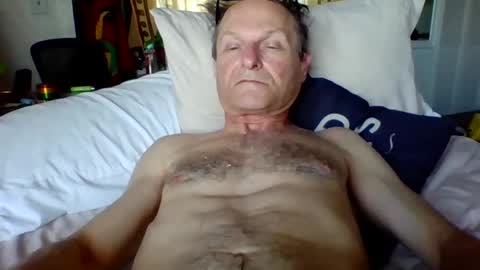 Snapshot of steviehard7 chatting on 02/10/25, 06:35 steviehard7 online show from 02/10/25, 06:35