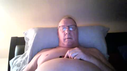 Snapshot of stew1014 chatting on 12/27/24, 09:50 bobby online show from 12/27/24, 09:50