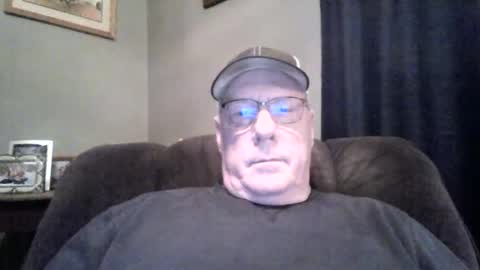 Snapshot of stew1014 chatting on 01/31/25, 01:34 bobby online show from 01/31/25, 01:34