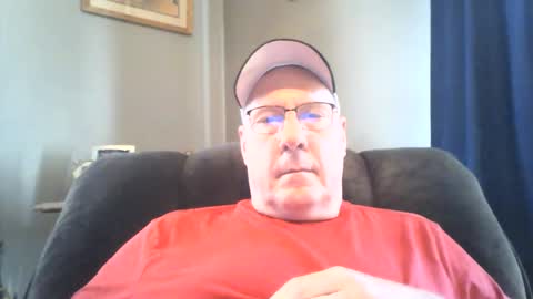 Snapshot of stew1014 chatting on 10/03/25, 07:44 bobby online show from 10/03/25, 07:44