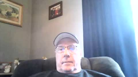 Snapshot of stew1014 chatting on 02/06/26, 04:21 bobby online show from 02/06/26, 04:21