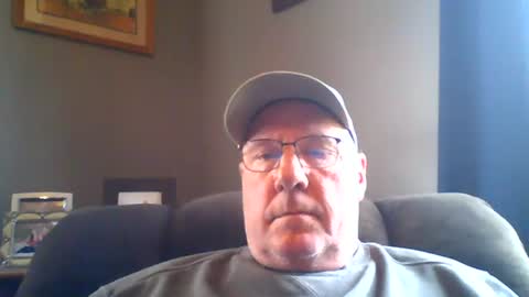 Snapshot of stew1014 chatting on 04/09/26, 05:40 bobby online show from 04/09/26, 05:40