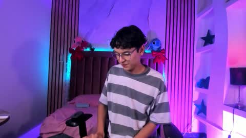 Snapshot of sthepanodimonaco chatting on 12/13/25, 08:04 Sthepano online show from 12/13/25, 08:04