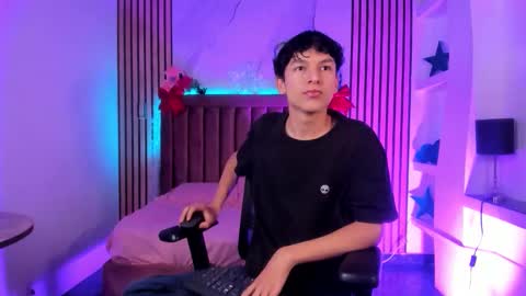 Snapshot of sthepanodimonaco chatting on 12/15/25, 07:51 Sthepano online show from 12/15/25, 07:51