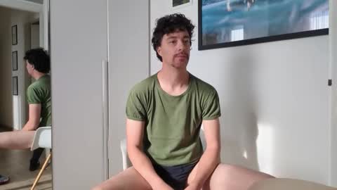 Snapshot of sti270452 chatting on 10/27/25, 01:26 Jenk online show from 10/27/25, 01:26