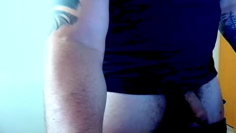 stiven253958 online show from 04/15/26, 08:31