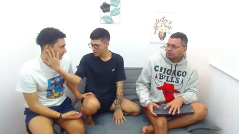 friends online show from 12/06/24, 01:22