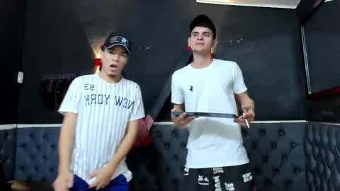 friends online show from 11/29/25, 04:26