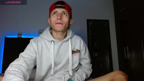 Snapshot of stivent777 chatting on 02/23/25, 10:53 stiven tellez online show from 02/23/25, 10:53