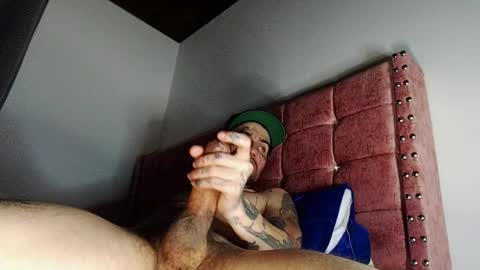 Snapshot of stivenunivers996 chatting on 12/14/25, 12:16 stiven online show from 12/14/25, 12:16