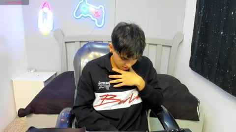 Stiwen online show from 11/15/25, 02:02