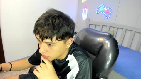 Stiwen online show from 11/21/25, 04:16