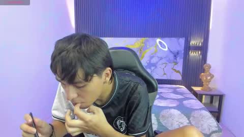 Snapshot of stiwentwink chatting on 03/23/26, 10:25 Stiwen online show from 03/23/26, 10:25