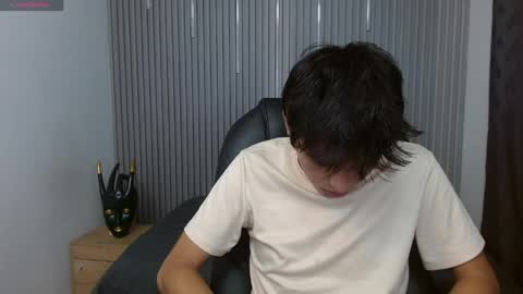 Snapshot of stiwentwink chatting on 04/08/26, 01:44 Stiwen online show from 04/08/26, 01:44