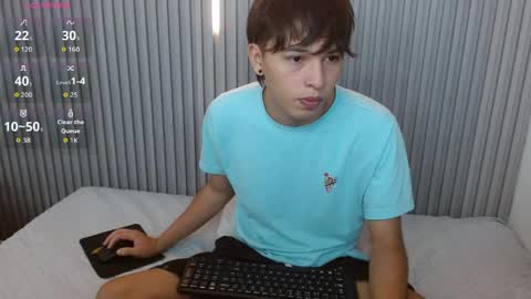 Snapshot of stiwentwink chatting on 05/05/26, 01:08 Stiwen online show from 05/05/26, 01:08