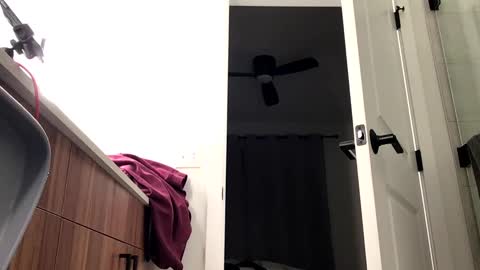 stlhotwifeguy online show from 12/28/24, 03:58