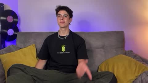 Stolas online show from 03/04/26, 01:33