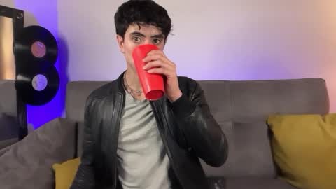 Stolas online show from 03/05/26, 10:06