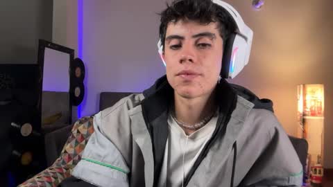 Stolas online show from 03/08/26, 12:08