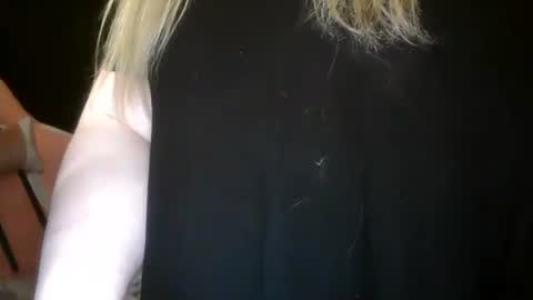 Snapshot of stoned2dabones666 chatting on 01/05/25, 02:41 Haily online show from 01/05/25, 02:41