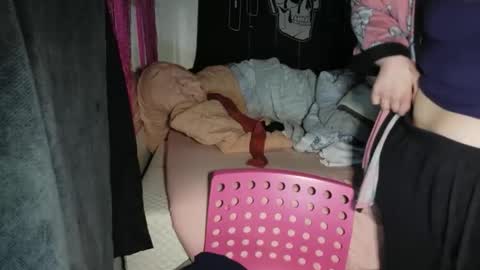 Snapshot of stoned2dabones666 chatting on 12/21/25, 10:11 Haily online show from 12/21/25, 10:11