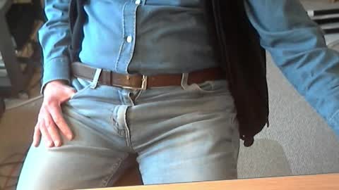 Snapshot of str8_dave chatting on 04/01/26, 04:15 Dave online show from 04/01/26, 04:15