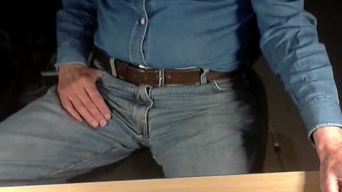 Snapshot of str8_dave chatting on 04/14/26, 01:06 Dave online show from 04/14/26, 01:06