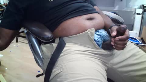 Snapshot of str8blkjaxfl chatting on 12/21/25, 04:41 NAV online show from 12/21/25, 04:41