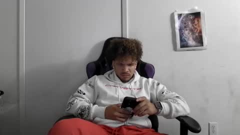 Snapshot of str8dj chatting on 09/18/25, 04:14 Dj online show from 09/18/25, 04:14