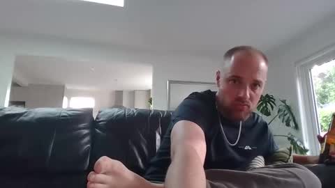 Snapshot of str8feet33 chatting on 12/02/25, 06:19 str8feet33 online show from 12/02/25, 06:19