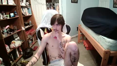 Snapshot of str8whiteboy21 chatting on 02/13/25, 06:27 str8whiteboy21 online show from 02/13/25, 06:27