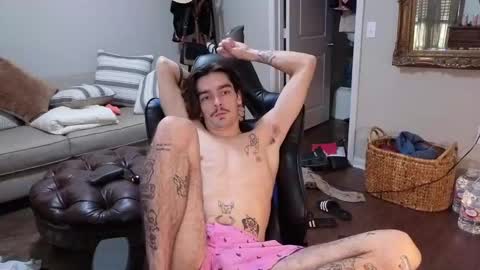 Snapshot of str8whiteboy21 chatting on 09/13/25, 01:33 str8whiteboy21 online show from 09/13/25, 01:33