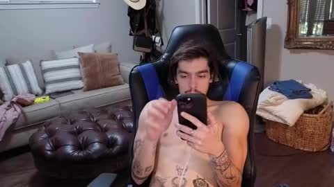 Snapshot of str8whiteboy21 chatting on 09/19/25, 01:34 str8whiteboy21 online show from 09/19/25, 01:34