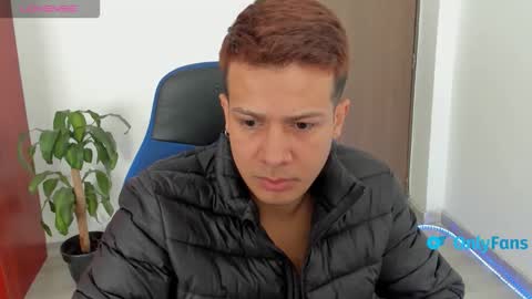 Snapshot of straight_boys_hornys chatting on 01/18/26, 02:10 straight_boys_hornys online show from 01/18/26, 02:10