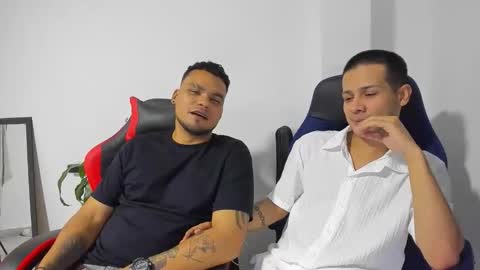 Snapshot of straight_boys_hornys chatting on 02/08/26, 07:23 straight_boys_hornys online show from 02/08/26, 07:23