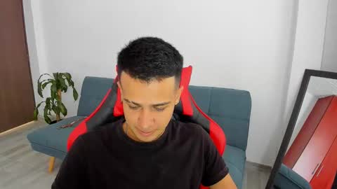 Snapshot of straight_boys_hornys chatting on 03/20/26, 06:02 straight_boys_hornys online show from 03/20/26, 06:02