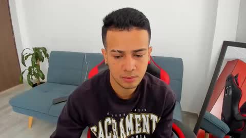 Snapshot of straight_boys_hornys chatting on 03/22/26, 01:36 straight_boys_hornys online show from 03/22/26, 01:36