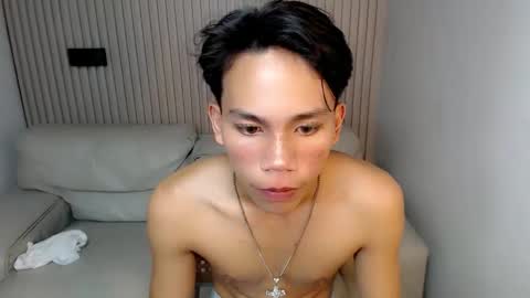 Snapshot of straight_moreno69 chatting on 04/12/26, 03:17 James online show from 04/12/26, 03:17