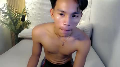 Snapshot of straight_moreno69 chatting on 04/24/26, 11:01 James online show from 04/24/26, 11:01
