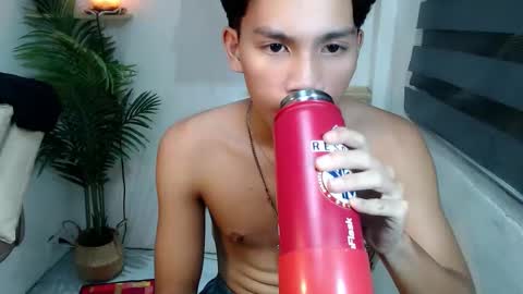 Snapshot of straight_moreno69 chatting on 04/28/26, 03:06 James online show from 04/28/26, 03:06