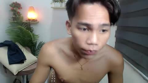 Snapshot of straight_moreno69 chatting on 05/02/26, 12:43 James online show from 05/02/26, 12:43